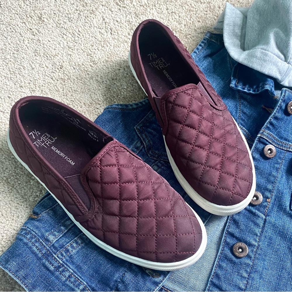 T&T Maroon Quilted Slip On Sneakers Skater Boat Shoes